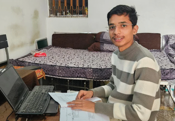 No Lawyer! Supreme Courtରେ ନିଜେ ଯୁକ୍ତି ରଖି ମେଡିକାଲ ସିଟ୍ ଜିତିଲେ 19 ବର୍ଷର Atharva Chaturvedi